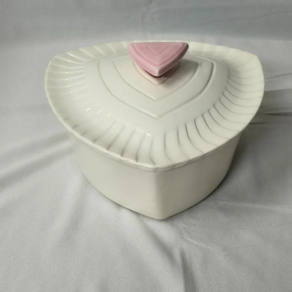Vintage Mid-Century Modern California Triangular Casserole‎ Pottery Dish